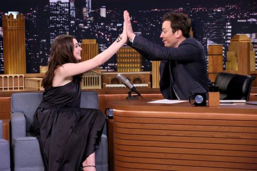 Anne Hathaway Stills at Tonight Show Starring Jimmy Fallon 6