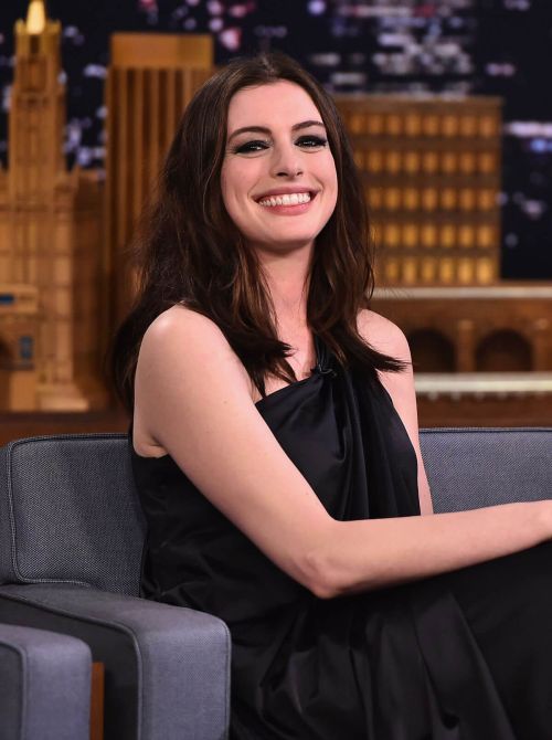 Anne Hathaway Stills at Tonight Show Starring Jimmy Fallon 10