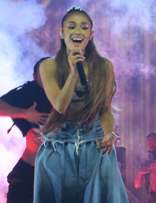 Ariana Grande Performs Stills at her Dangerous Woman Tour in Los Angeles 4