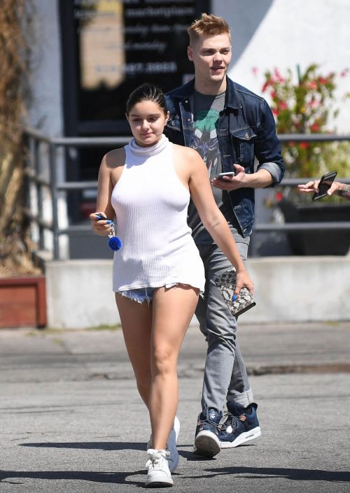 Ariel Winter Stills Out and About in Sherman Oaks 1