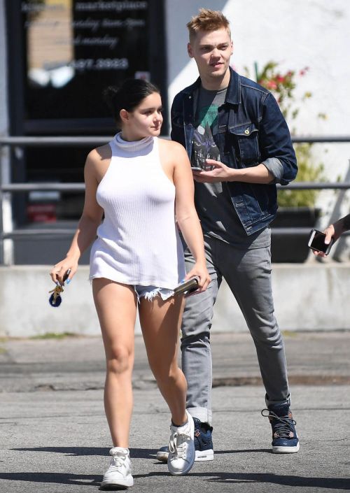 Ariel Winter Stills Out and About in Sherman Oaks 2