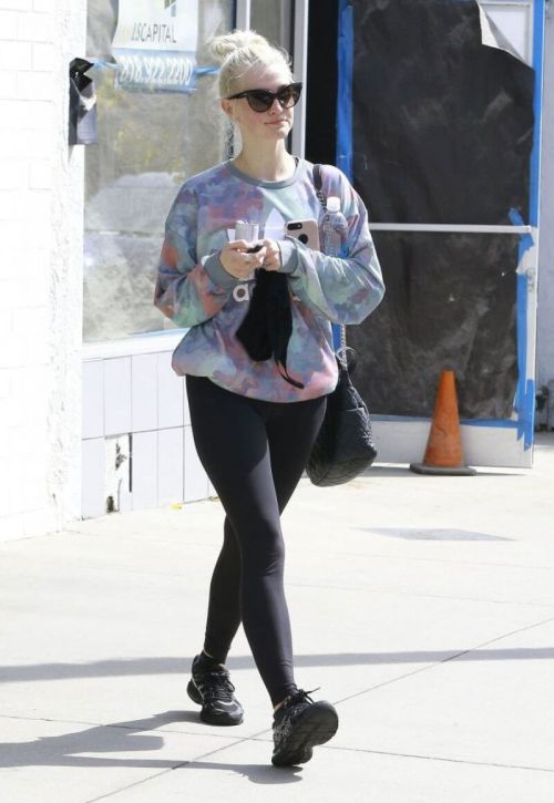 Ashlee Simpson Stills Leaves a Gym in Studio City 5