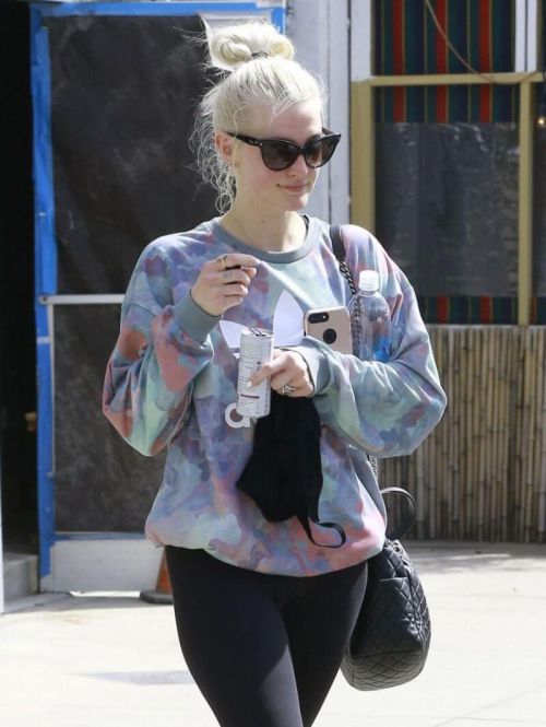 Ashlee Simpson Stills Leaves a Gym in Studio City 8