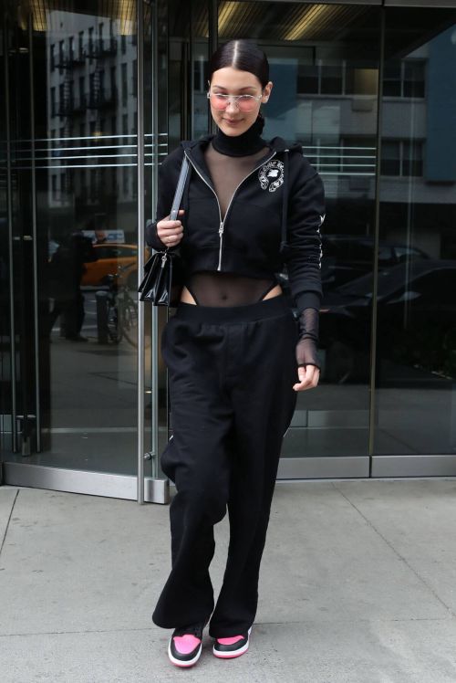 Bella Hadid Leaves Her Apartment in New York 1