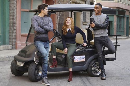 Bella Thorne at Famous in Love, Season 1 Episode 03, Promos 6