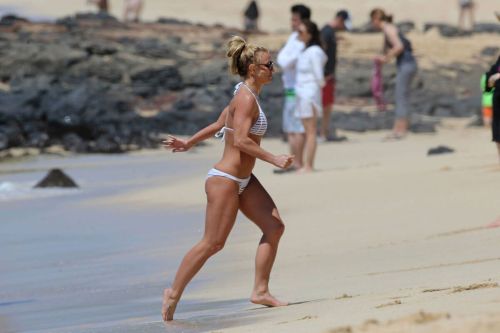 Britney Spears in Bikini on the Beach in Hawaii 13