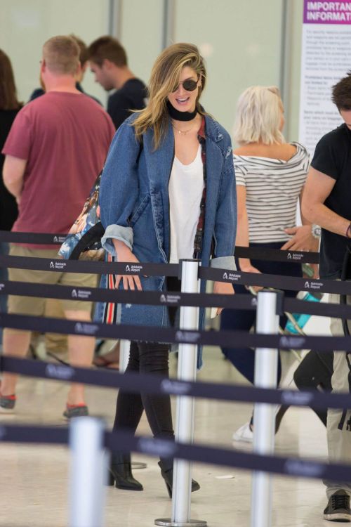 Delta Goodrem Stills at Airport in Adelaide 2