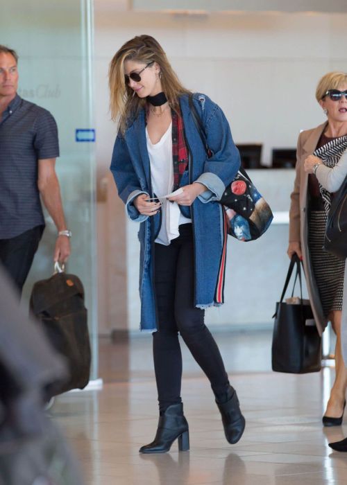 Delta Goodrem Stills at Airport in Adelaide 5