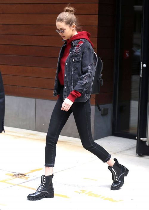 Gigi Hadid Stills Leaves Her Hotel in New York 2