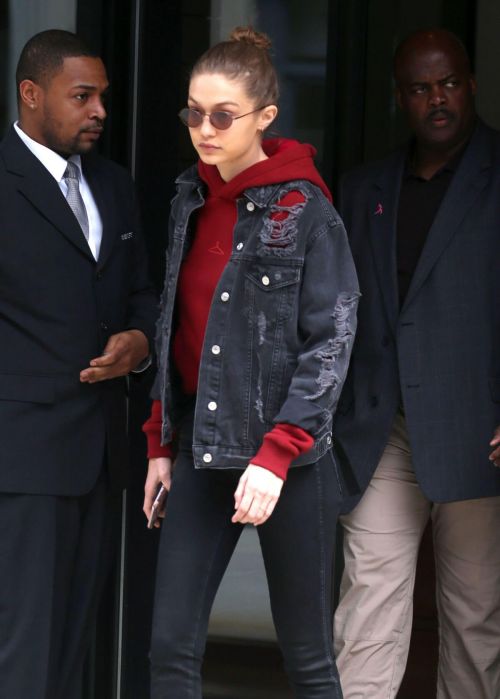 Gigi Hadid Stills Leaves Her Hotel in New York 4