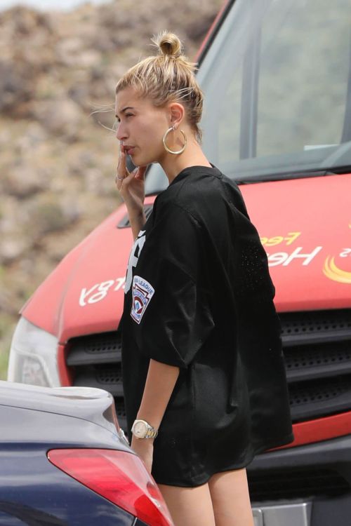 Hailey Rhode Baldwin Stills on the Set of a Photoshoot in Los Angeles 16