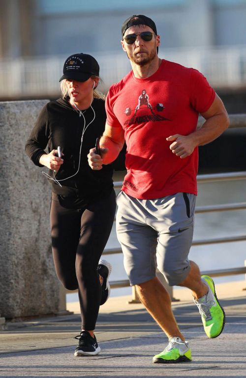 Hilary Duff Stills Out Jogging on Hudson River in New York 4