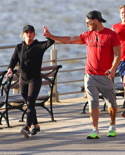 Hilary Duff Stills Out Jogging on Hudson River in New York 6