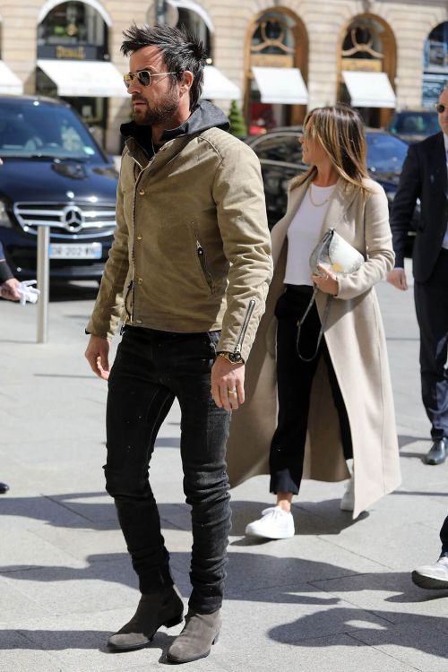 Jennifer Aniston and Justin Theroux Stills Leaving Chanel Store in Paris 7