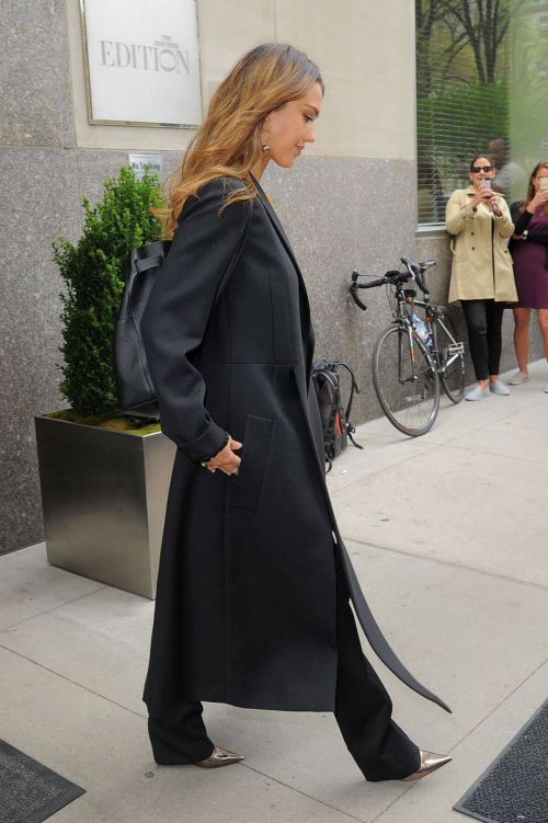 Jessica Alba Leaves Her Hotel in New York 2