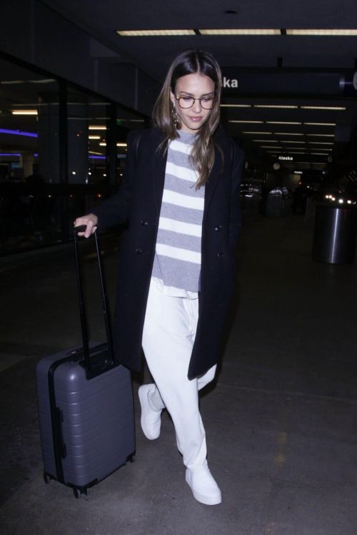 Jessica Alba at Los Angeles International Airport 2