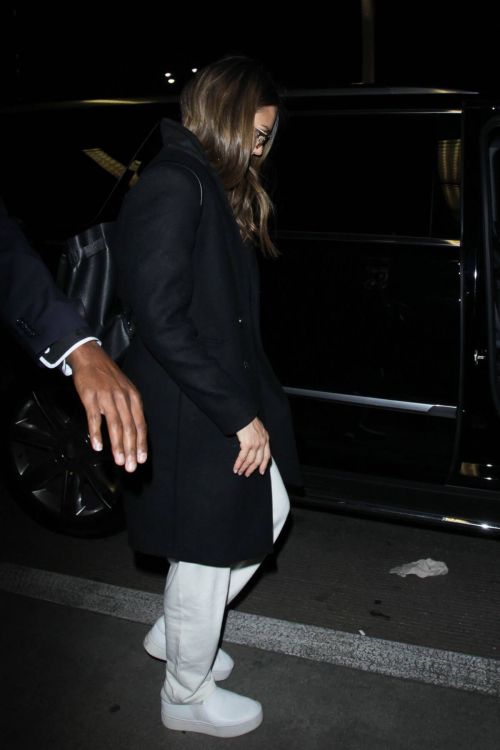 Jessica Alba at Los Angeles International Airport 3