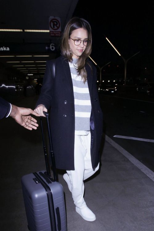 Jessica Alba at Los Angeles International Airport 4