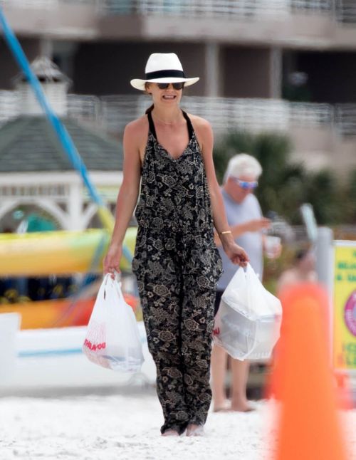 Katie Holmes Stills Out at a Beach in Miami 7