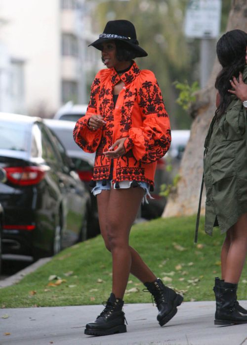 Kelly Rowland Stills Out and About in Los Angeles 4