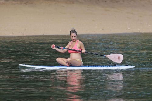 Kendra Wilkinson Stills Paddle Boarding on Vacation in Hawaii, April 2017 9