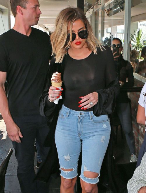 Kim Kardashian & Khloe Kardashian Stills Out For Lunch In Los Angeles 2