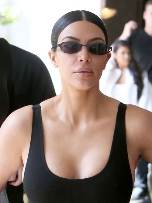 Kim Kardashian Stills out for lunch in Los Angeles 9