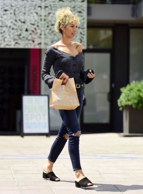 Leona Lewis Stills Out and About in Los Angeles 3