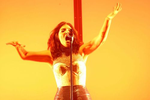 Lorde Performs at 2017 Coachella Valley Music and Arts Festival in Indio 8