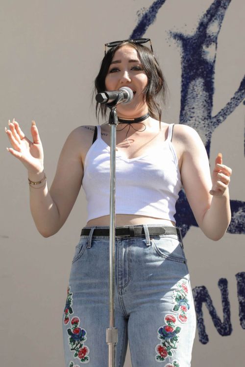 Noah Cyrus Performs at Lucky Lounge Desert Jam in Palm Springs 3