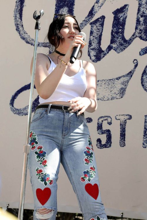 Noah Cyrus Performs at Lucky Lounge Desert Jam in Palm Springs 9