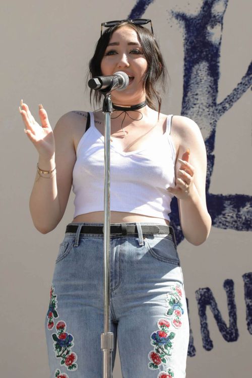 Noah Cyrus Performs at Lucky Lounge Desert Jam in Palm Springs 13