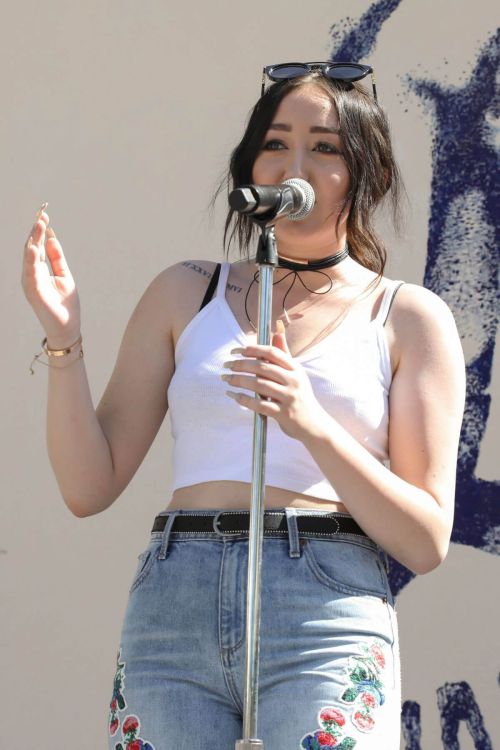 Noah Cyrus Performs at Lucky Lounge Desert Jam in Palm Springs 16