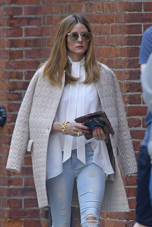 Olivia Palermo Stills in Ripped Jeans Out in New York 11