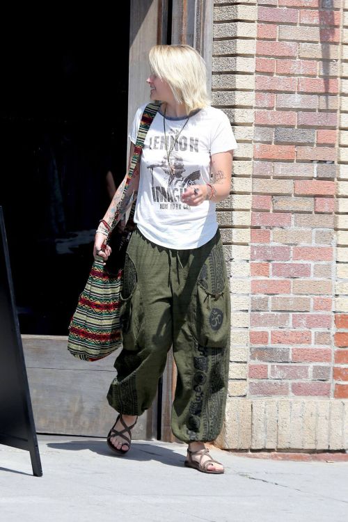 Paris Jackson Stills Out and About in Venice Beach 1