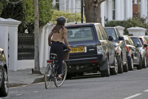 Pippa Middleton Stills Out Riding Her Bike in London 5