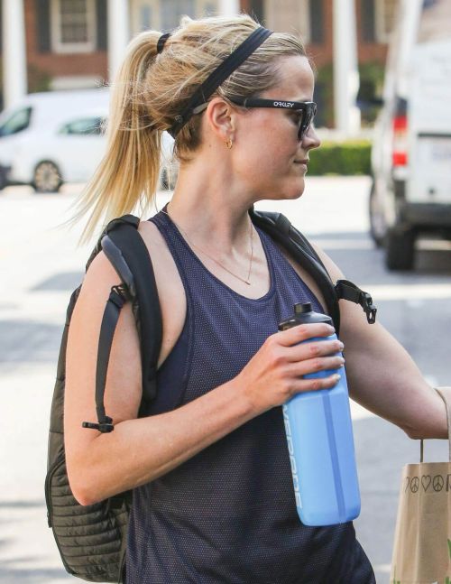 Reese Witherspoon Stills Leaves a Gym in Los Angeles 3