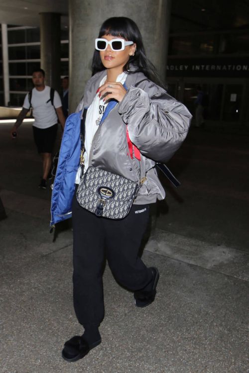 Rihanna Stills at LAX Airport in Los Angeles 1