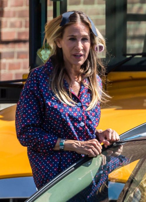 Sarah Jessica Parker on the Set of Divorce 2 in New York Images 5