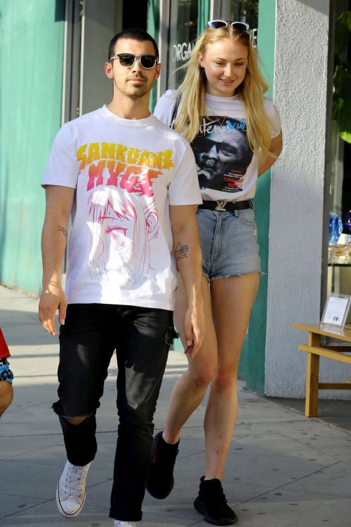 Sophie Turner and Joe Jonas Stills Out in West Hollywood 2
