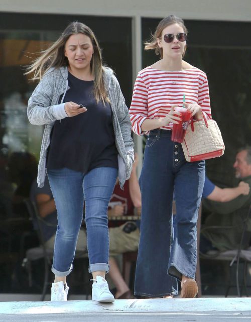 Tallulah Belle Willis at a Starbucks in Bel-Air Images