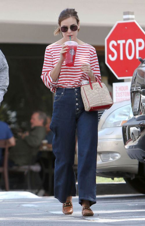 Tallulah Belle Willis at a Starbucks in Bel-Air Images 11