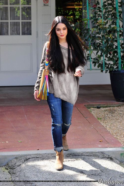 Vanessa Hudgens Leaves a Meeting in Studio City Photos 4