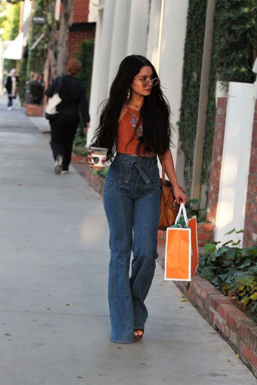 Vanessa Hudgens Stills Leaves a Skin Care Clinic in West Hollywood 8