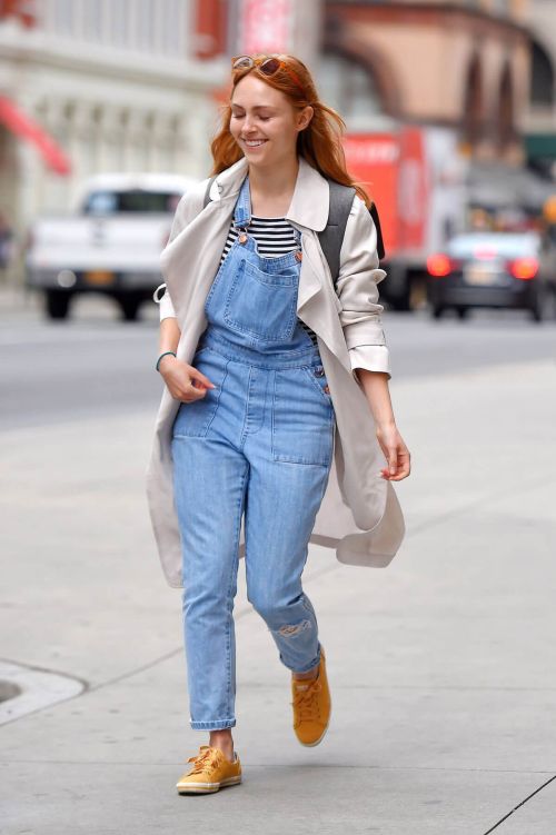 AnnaSophia Robb Out and About in New York 8