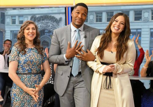 Ashley Graham Stills on the Set of Good Morning America 11