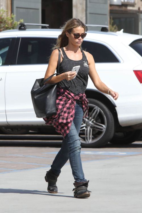 Denise Richards Out Shopping in Malibu 4