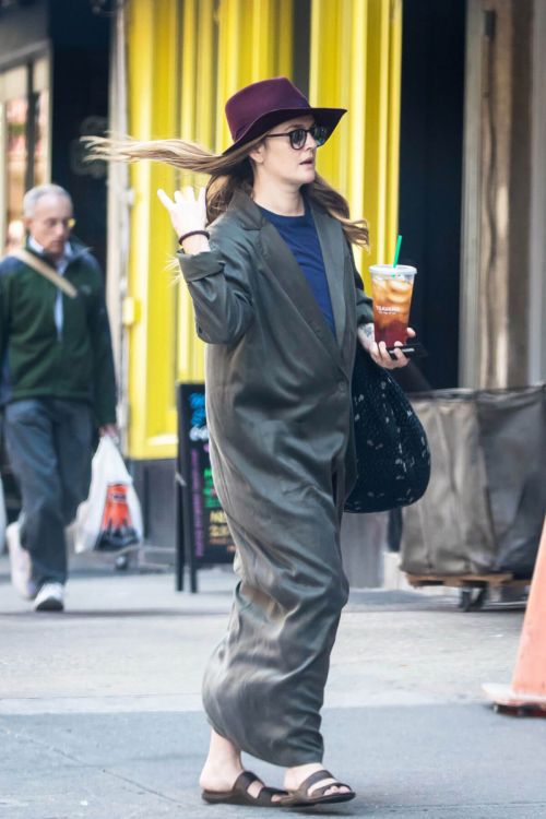 Drew Barrymore Out and About in New York 4