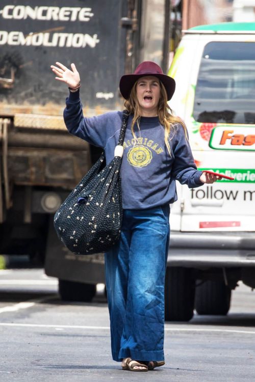 Drew Barrymore Out and About in New York 10