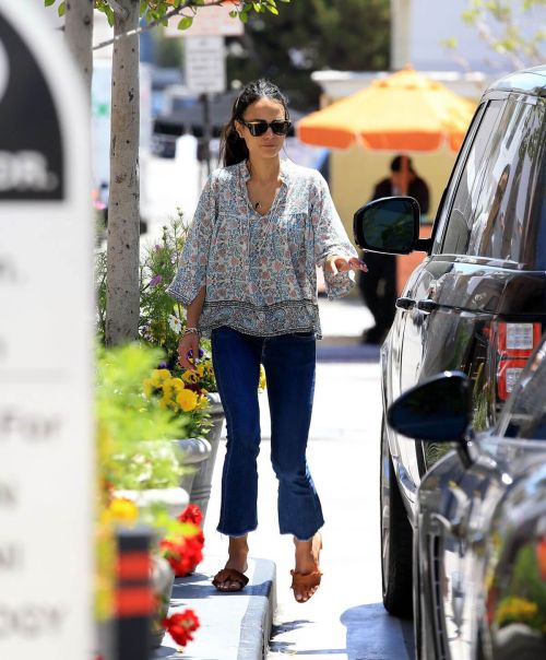 Jordana Brewster Stills Out Shopping in Beverly Hills 8